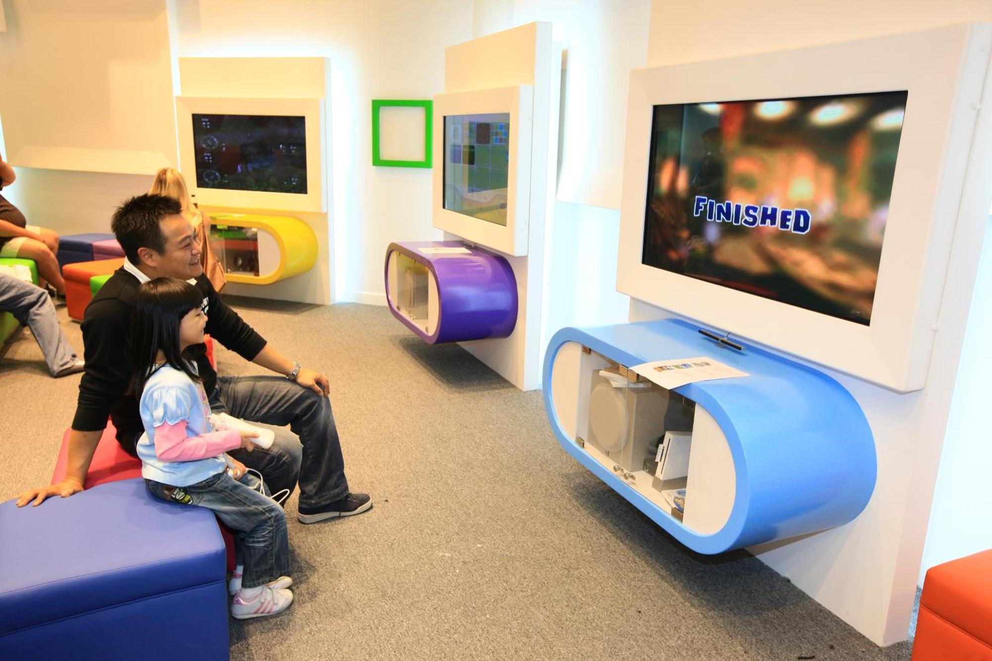 The Venetian Macao Hotel Екстериор снимка A family playing a game at the Nintendo Experience